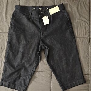 ST JOHN'S BAY Black Denim Capri Pants